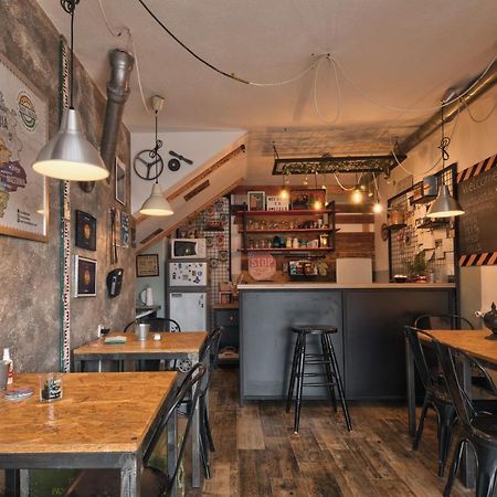 Q Podgorica Beds,Rooms And More 外观 照片