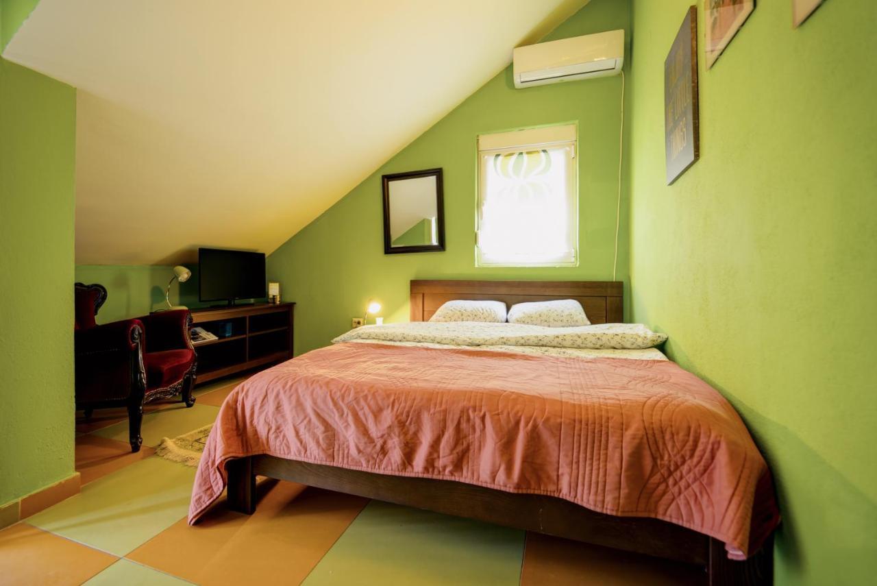 Q Podgorica Beds,Rooms And More 外观 照片